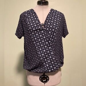 Lucky Brand Maternity Wrap top, Vneck short sleeve, size Medium